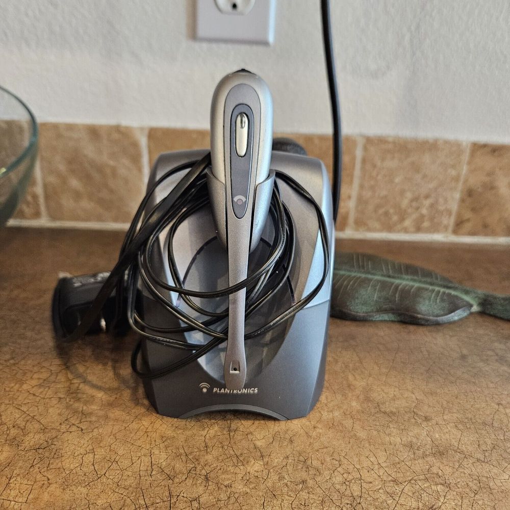 Plantronics CS55‎ Wireless Headset with charger